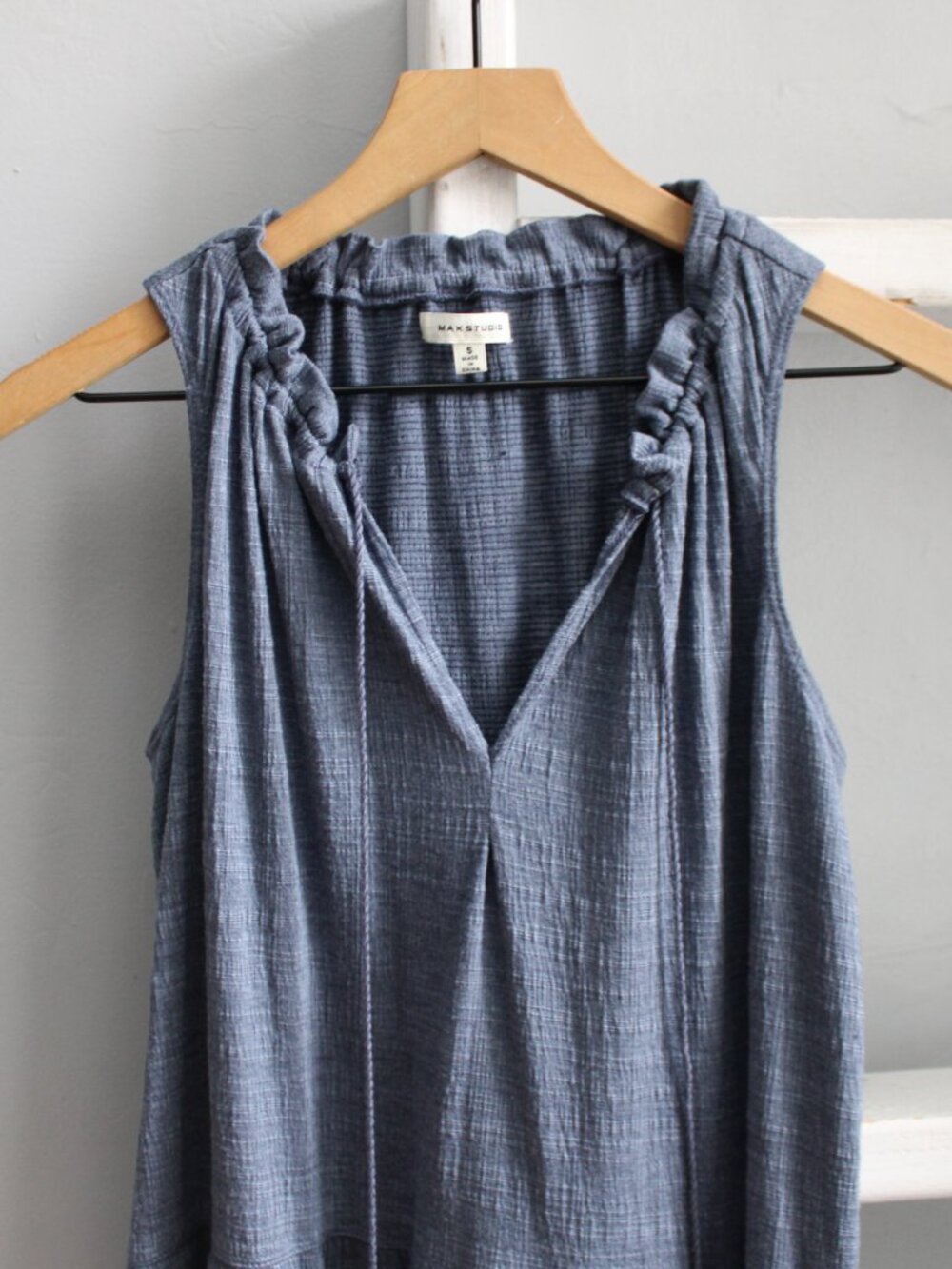 Max Studio Tassel Tie Sleeveless Tiered Shift Dress In Blue Denim Size Small - Picture 5 of 6